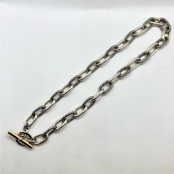 David Yurman Madison Toggle Chain Necklace with 18K Yellow Gold - Picture 5 of 13